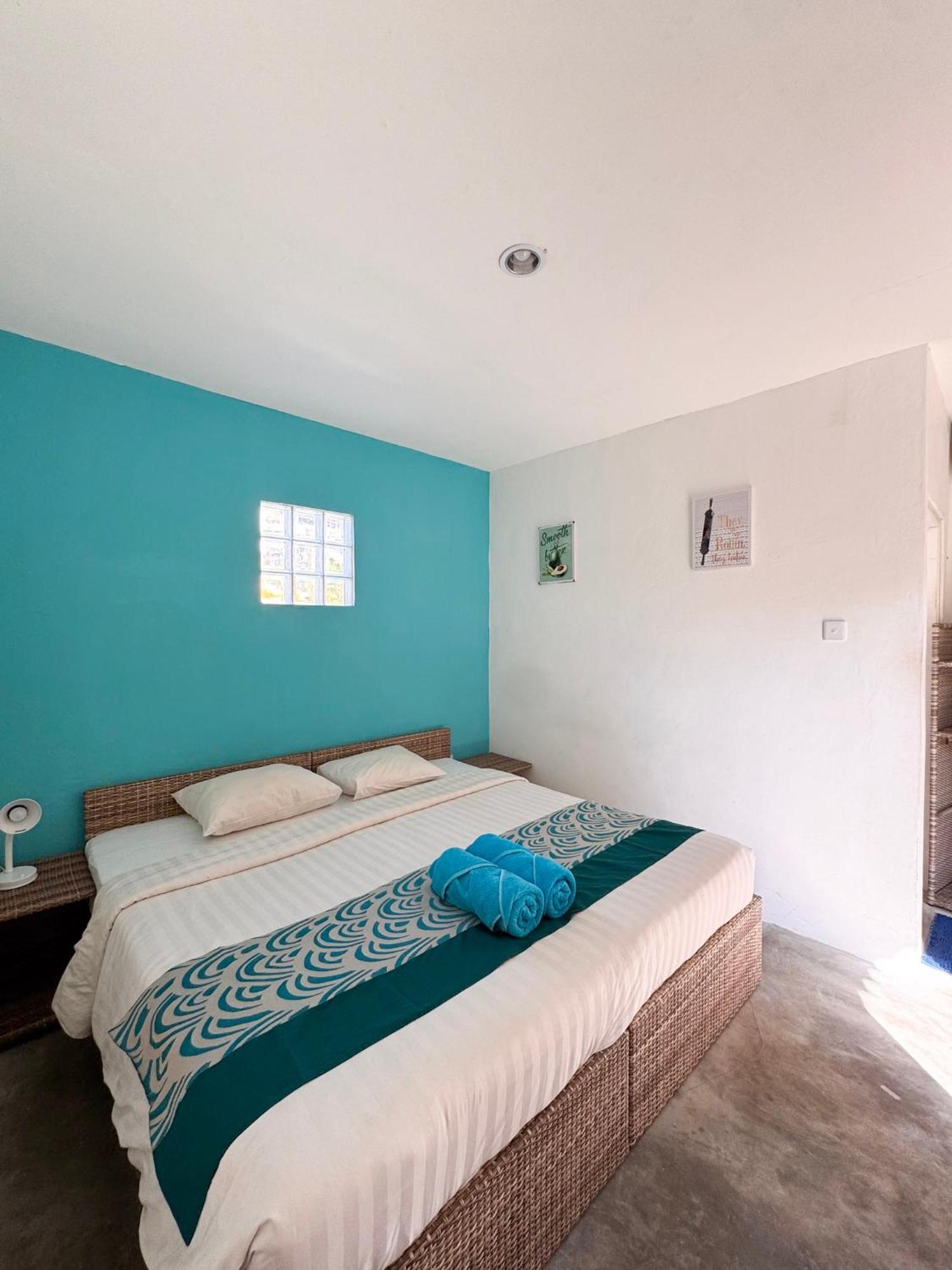 Urban Jungle Beach House Canggu  Exterior photo