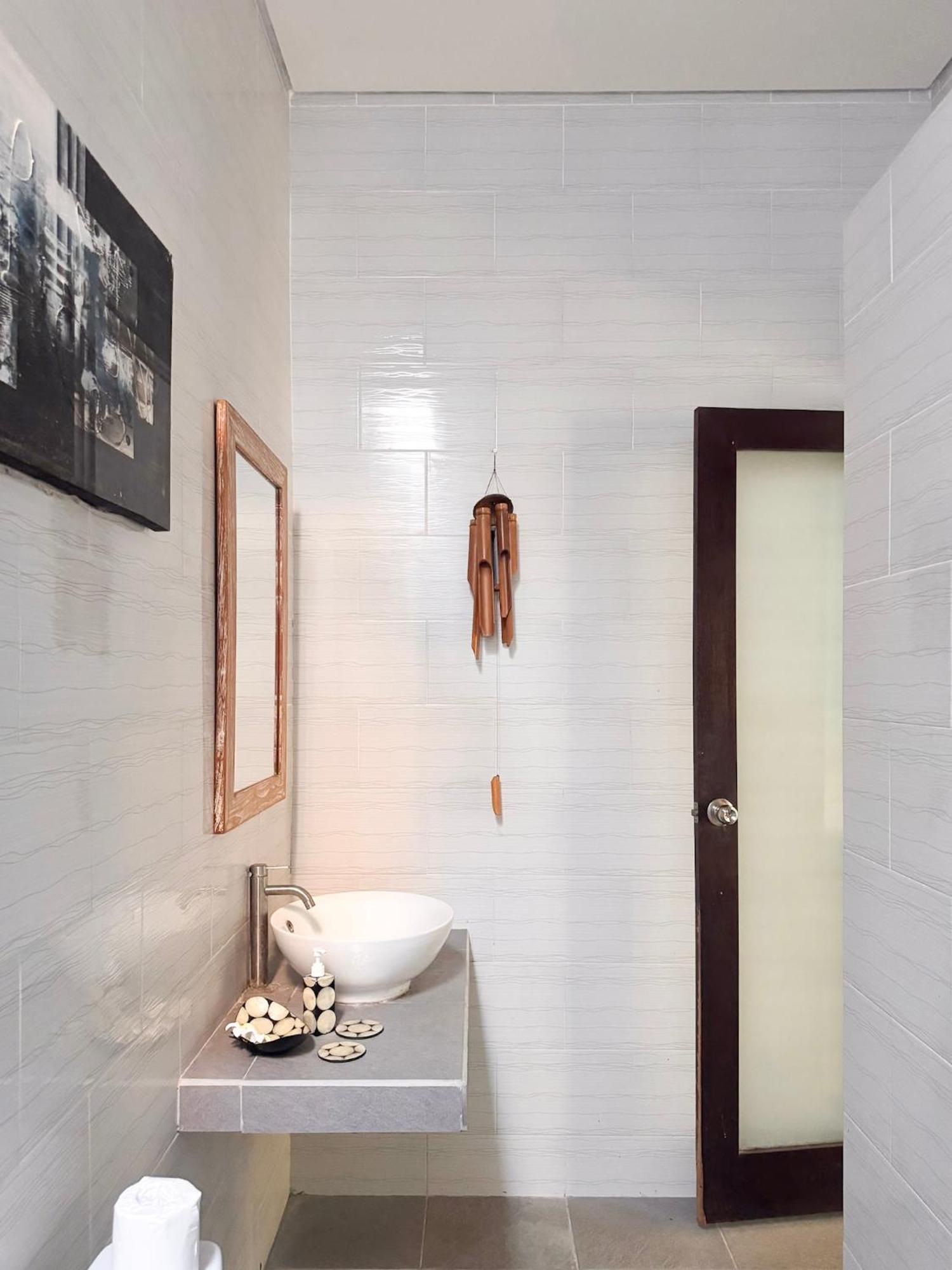 Urban Jungle Beach House Canggu  Exterior photo