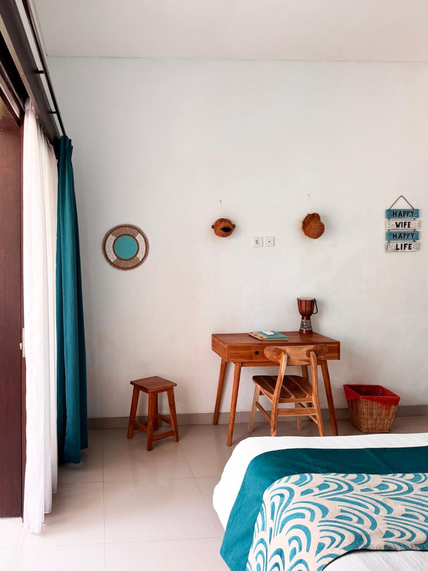 Urban Jungle Beach House Canggu  Exterior photo