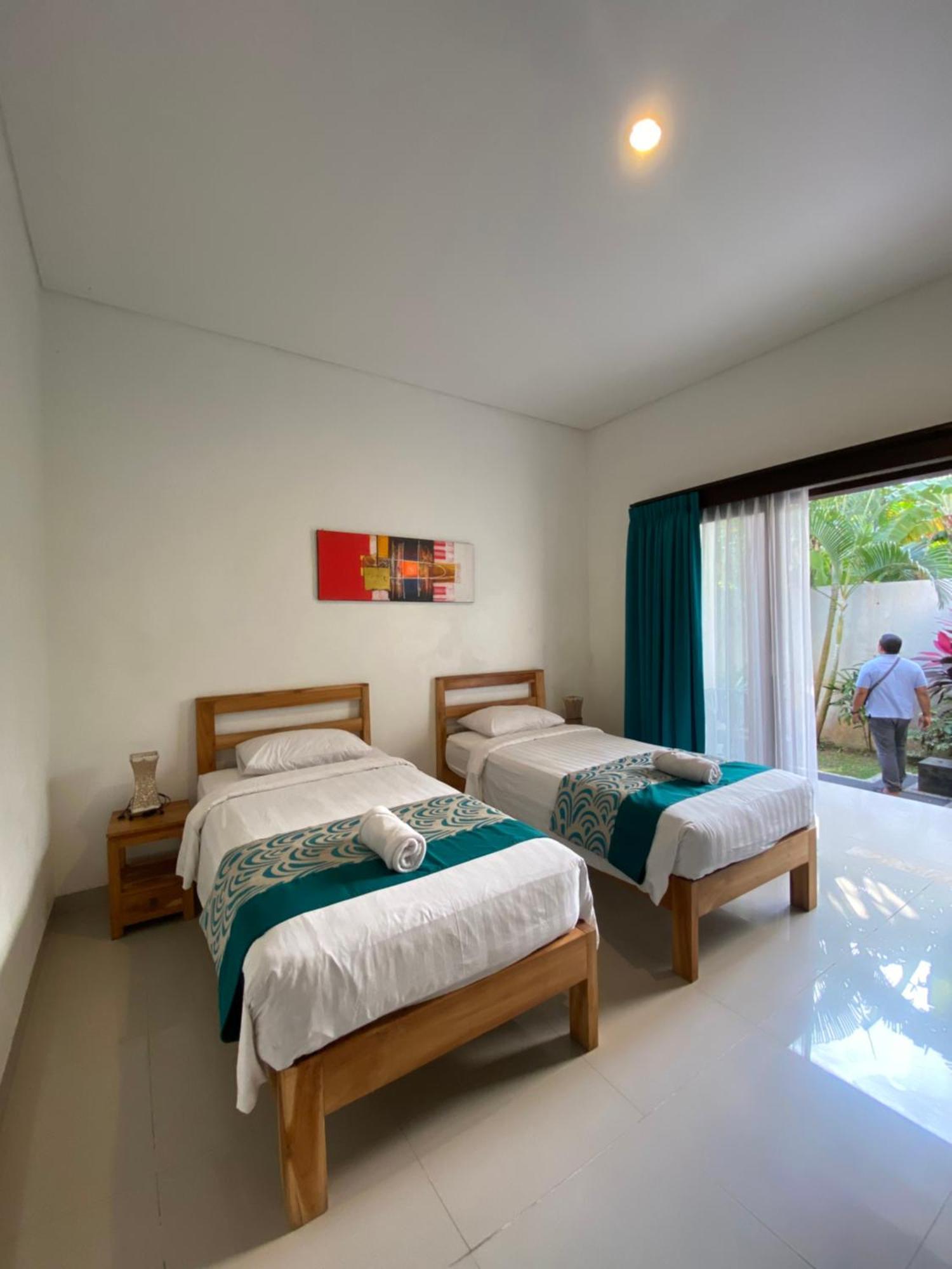 Urban Jungle Beach House Canggu  Exterior photo